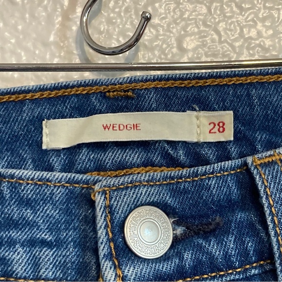 Levi’s Premium Wedgie Icon Fit High Waist Ankle Jeans Size 28 - Picture 8 of 16